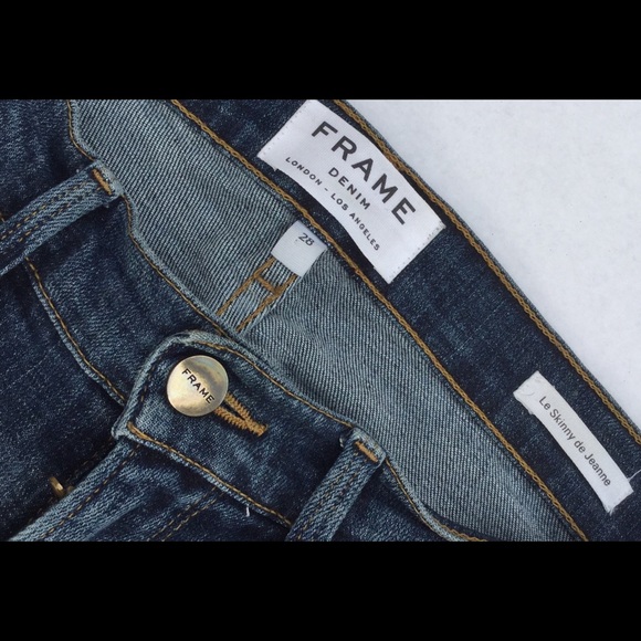 FRAME DENIM LE SKINNY DE JEANNE DISTRESSED JEAN. - Picture 5 of 8